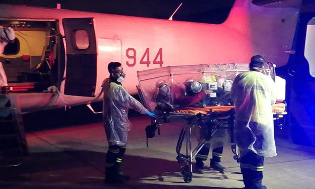 FUERZA AÉREA DE CHILE REALIZÓ EVACUACIÓN AEROMÉDICA NOCTURNA DE PACIENTE COVID-19 EN LA REGIÓN DE LOS LAGOS