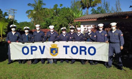 OPV “Comandante Toro” realizó importante apoyo logístico para Rapa Nui