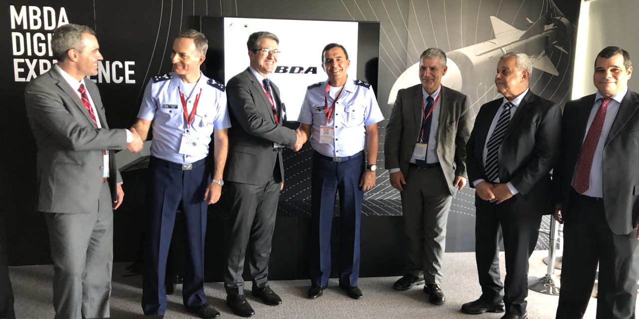 MBDA recibe a una delegación de la FAB en Fidae 2022