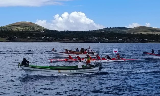 Canoa Polinésica navegó desde Rapa Nui hasta el Motu Motiro Hiva