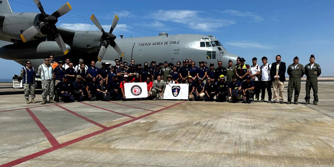 Aeronaves de la FACH traslada a Bomberos desde el norte a zonas afectadas