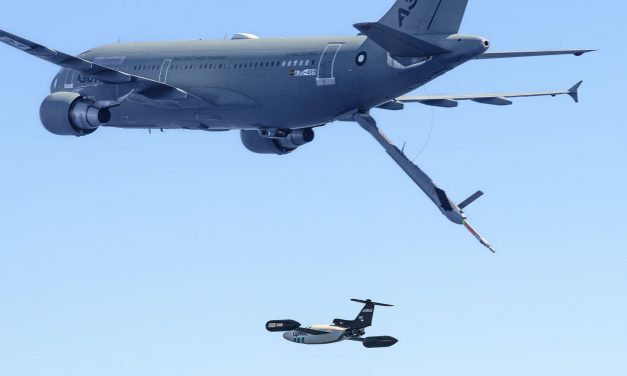 Airbus logra manejo autónomo y controlado en vuelo de un dron desde un avión tanquero