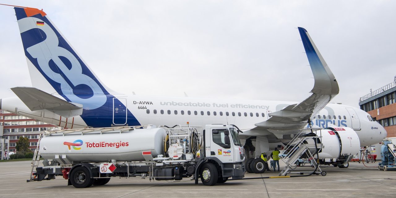 Airbus y TotalEnergies firman una alianza estratégica para combustibles de aviación sostenibles