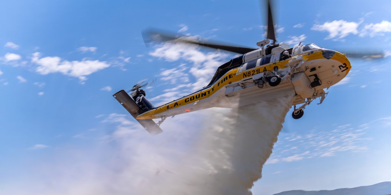 Departamento de Bomberos del Condado de Los Ángeles moderniza su flota de helicópteros Sikorsky FIREHAWK® con dos nuevos helicópteros.