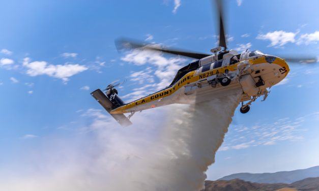 Departamento de Bomberos del Condado de Los Ángeles moderniza su flota de helicópteros Sikorsky FIREHAWK® con dos nuevos helicópteros.