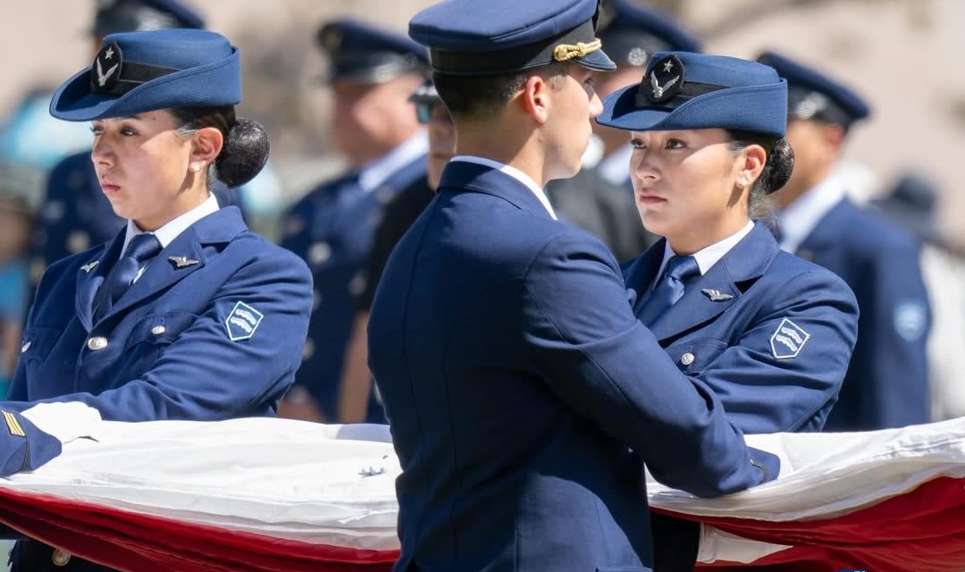 IZAMIENTO DE LA GRAN BANDERA DA INICIO  AL MES DEL AIRE Y DEL ESPACIO FACH 2026
