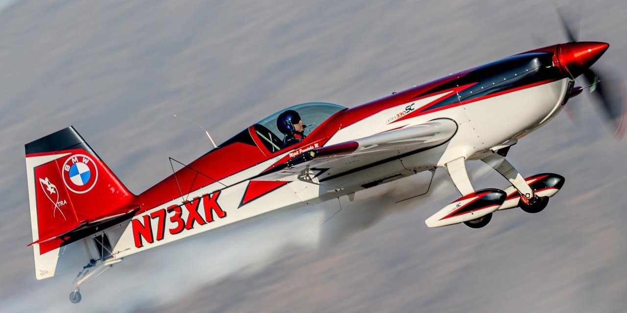 El antofagastino Mijali Proestakis, representando a la acrobacia nacional, realiza su primer vuelo ante la DGAC